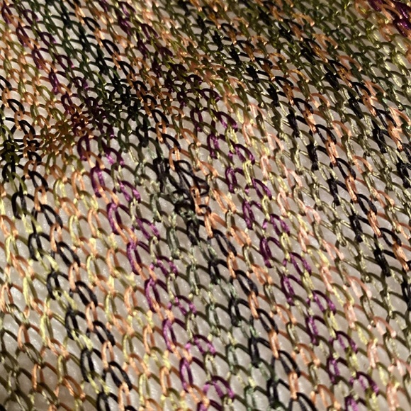 Soft woven scarf - Picture 6 of 6